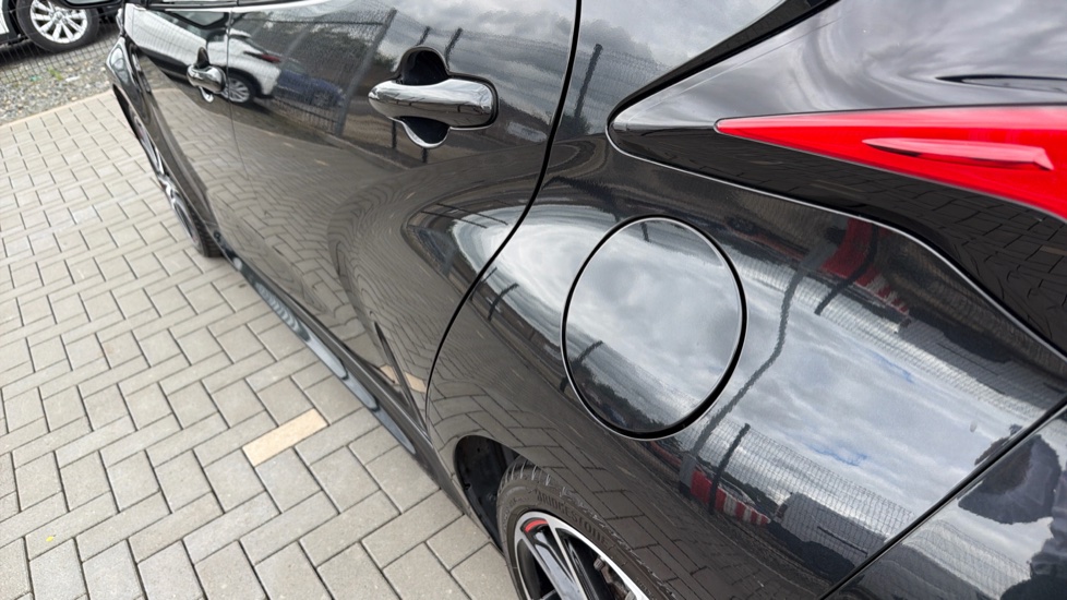 Toyota Yaris 1.5 Hybrid GR Sport 5dr CVT Hybrid Hatchback - Image 49