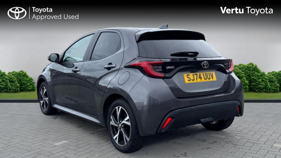 Toyota Yaris 1.5 Hybrid Design 5dr CVT Hybrid Hatchback - Image 4