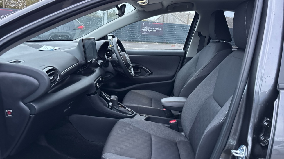 Toyota Yaris 1.5 Hybrid Design 5dr CVT Hybrid Hatchback - Image 5