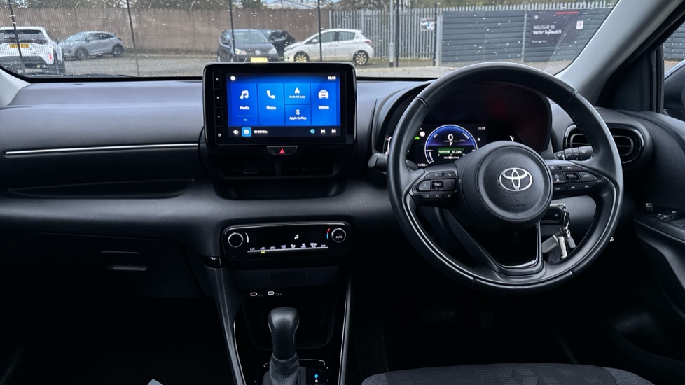 Toyota Yaris 1.5 Hybrid Design 5dr CVT Hybrid Hatchback - Image 6