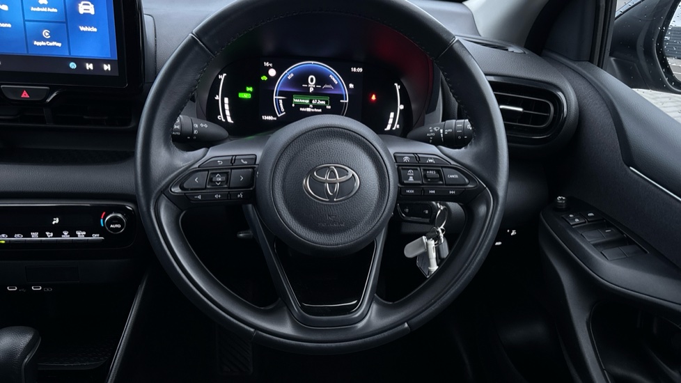 Toyota Yaris 1.5 Hybrid Design 5dr CVT Hybrid Hatchback - Image 7