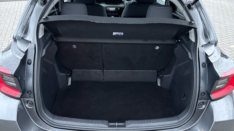 Toyota Yaris 1.5 Hybrid Design 5dr CVT Hybrid Hatchback - Image 13