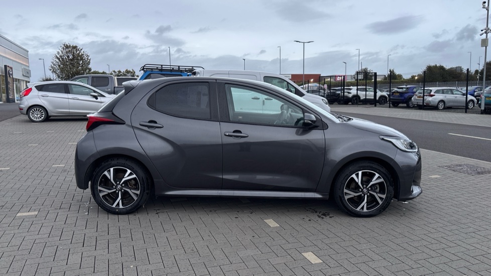 Toyota Yaris 1.5 Hybrid Design 5dr CVT Hybrid Hatchback - Image 23