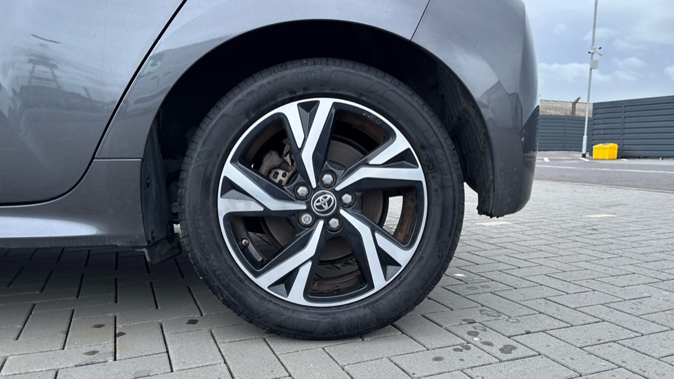 Toyota Yaris 1.5 Hybrid Design 5dr CVT Hybrid Hatchback - Image 25