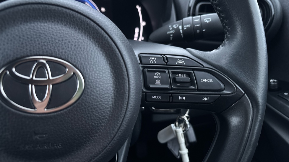 Toyota Yaris 1.5 Hybrid Design 5dr CVT Hybrid Hatchback - Image 32