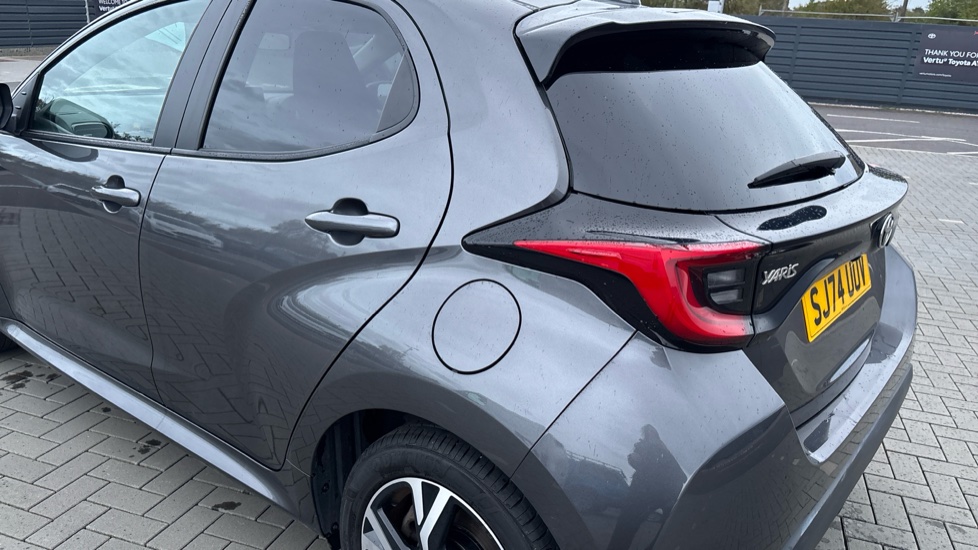 Toyota Yaris 1.5 Hybrid Design 5dr CVT Hybrid Hatchback - Image 35