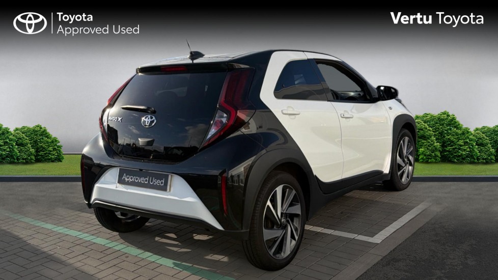 Toyota Aygo X 1.0 VVT-i Edge 5dr Petrol Hatchback - Image 2