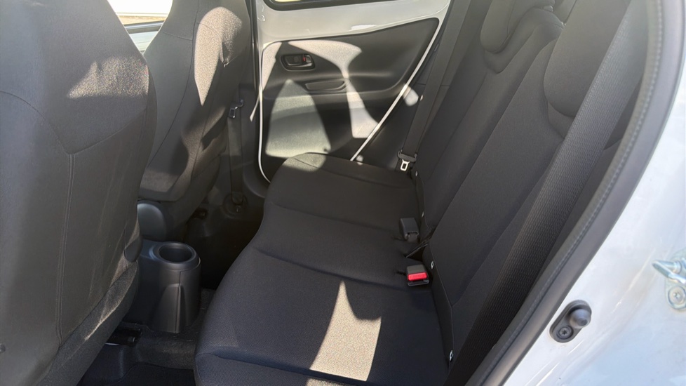 Toyota Aygo X 1.0 VVT-i Edge 5dr Petrol Hatchback - Image 15