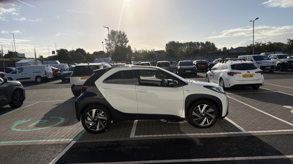 Toyota Aygo X 1.0 VVT-i Edge 5dr Petrol Hatchback - Image 23