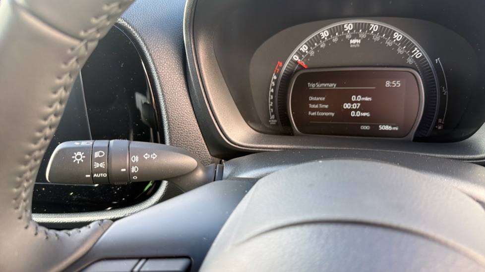 Toyota Aygo X 1.0 VVT-i Edge 5dr Petrol Hatchback - Image 32