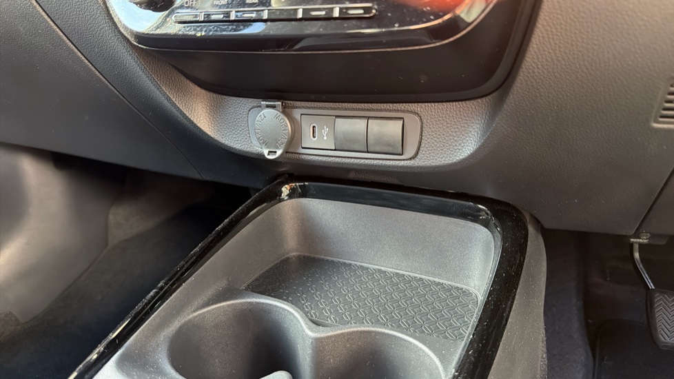 Toyota Aygo X 1.0 VVT-i Edge 5dr Petrol Hatchback - Image 34