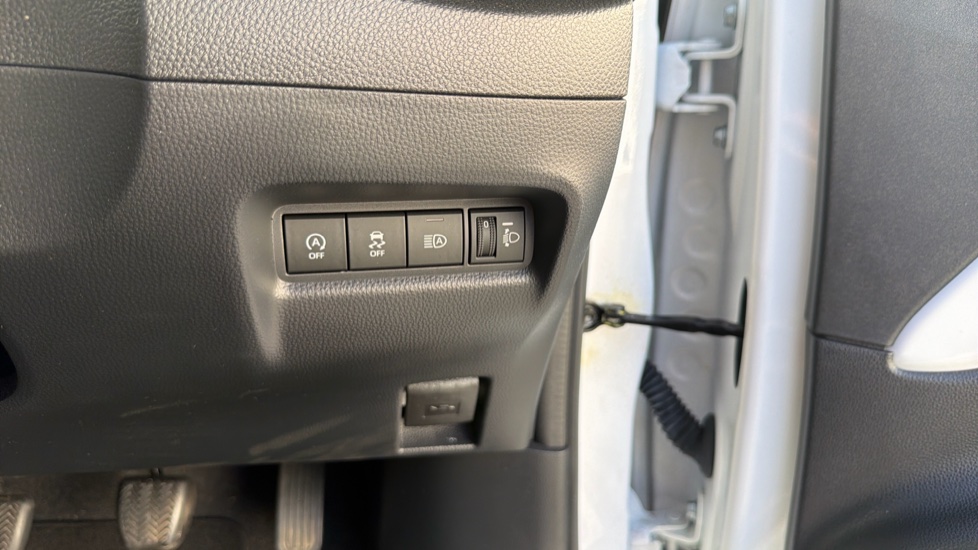 Toyota Aygo X 1.0 VVT-i Edge 5dr Petrol Hatchback - Image 38