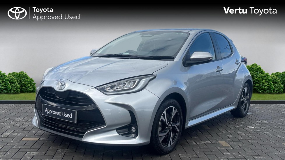 Toyota Yaris 1.5 Hybrid Design 5dr CVT Hybrid Hatchback - Image 3