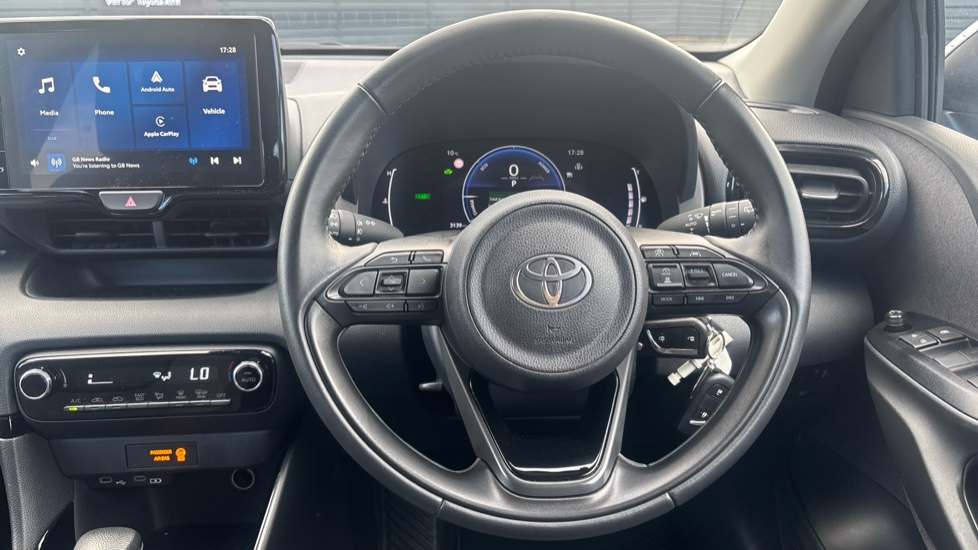 Toyota Yaris 1.5 Hybrid Design 5dr CVT Hybrid Hatchback - Image 7