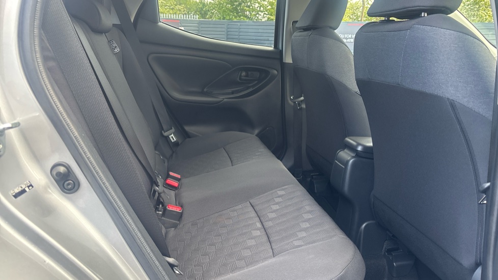 Toyota Yaris 1.5 Hybrid Design 5dr CVT Hybrid Hatchback - Image 8