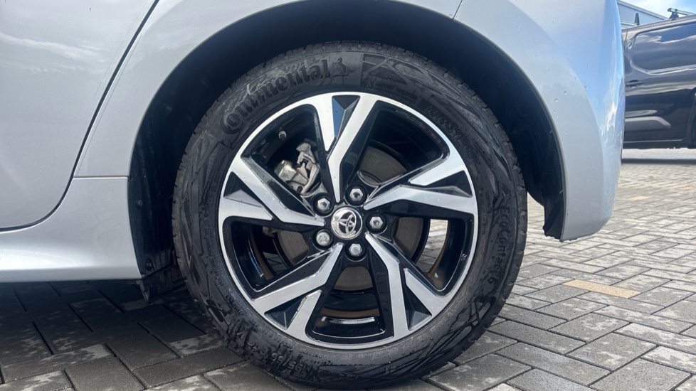 Toyota Yaris 1.5 Hybrid Design 5dr CVT Hybrid Hatchback - Image 25