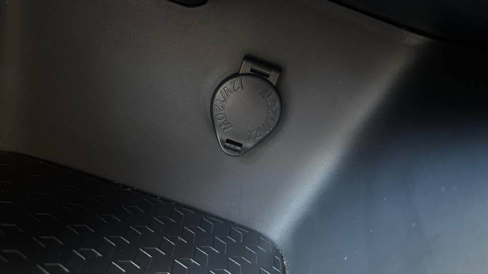 Toyota Yaris 1.5 Hybrid Design 5dr CVT Hybrid Hatchback - Image 44
