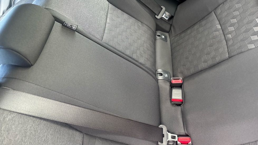 Toyota Yaris 1.5 Hybrid Design 5dr CVT Hybrid Hatchback - Image 46