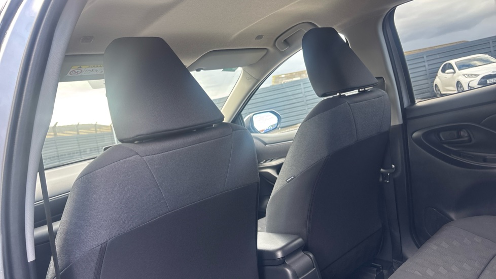 Toyota Yaris 1.5 Hybrid Design 5dr CVT Hybrid Hatchback - Image 51