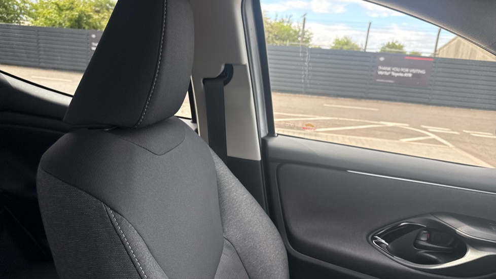 Toyota Yaris 1.5 Hybrid Design 5dr CVT Hybrid Hatchback - Image 68