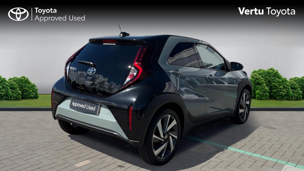 Toyota Aygo X 1.0 VVT-i Edge 5dr Auto Petrol Hatchback - Image 2