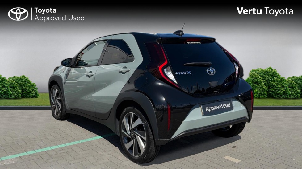 Toyota Aygo X 1.0 VVT-i Edge 5dr Auto Petrol Hatchback - Image 4