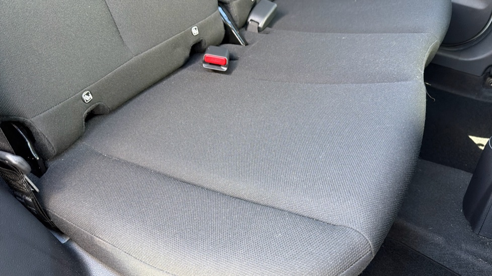 Toyota Aygo X 1.0 VVT-i Edge 5dr Auto Petrol Hatchback - Image 17
