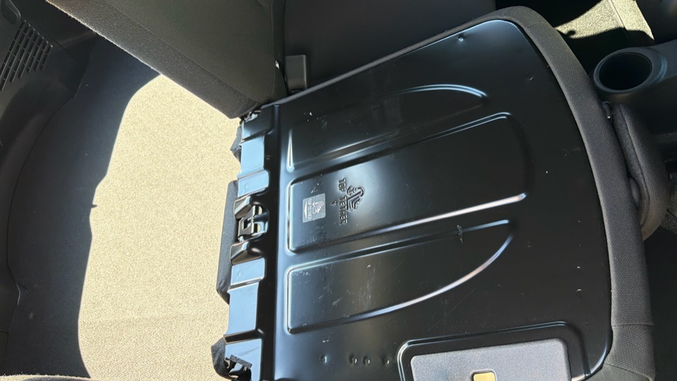 Toyota Aygo X 1.0 VVT-i Edge 5dr Auto Petrol Hatchback - Image 18