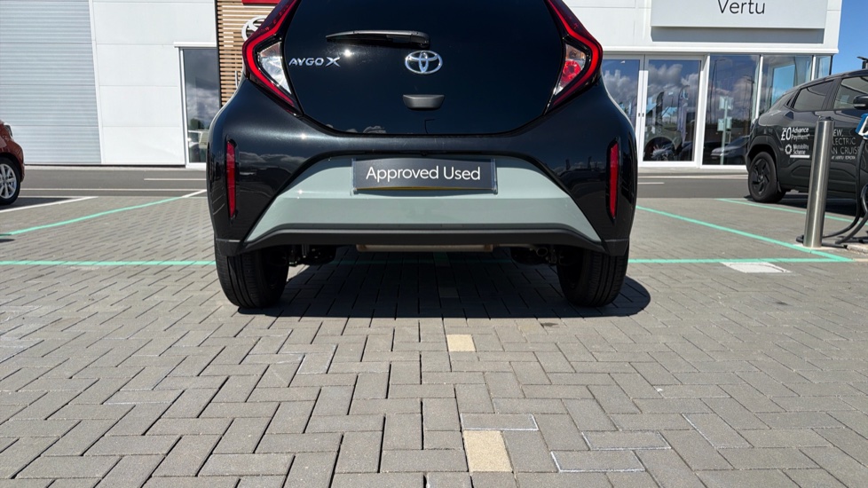 Toyota Aygo X 1.0 VVT-i Edge 5dr Auto Petrol Hatchback - Image 50