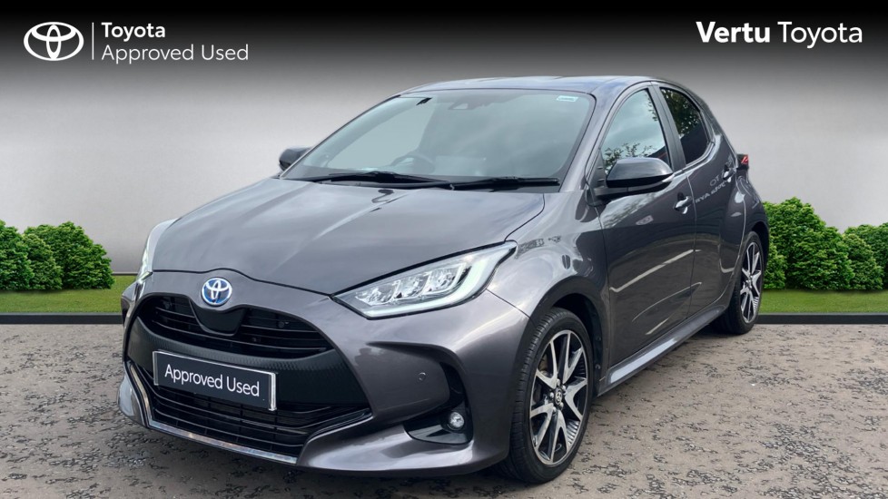 Toyota Yaris 1.5 Hybrid Dynamic 5dr CVT Hybrid Hatchback - Image 3