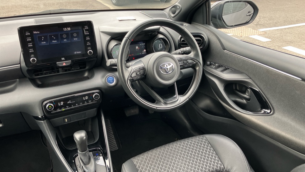 Toyota Yaris 1.5 Hybrid Dynamic 5dr CVT Hybrid Hatchback - Image 7