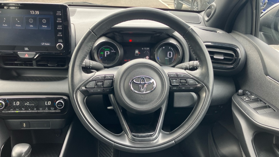 Toyota Yaris 1.5 Hybrid Dynamic 5dr CVT Hybrid Hatchback - Image 10