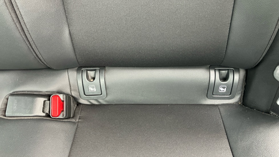 Toyota Yaris 1.5 Hybrid Dynamic 5dr CVT Hybrid Hatchback - Image 14