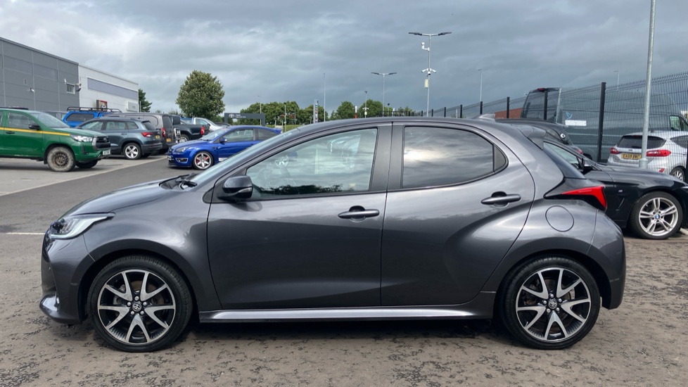 Toyota Yaris 1.5 Hybrid Dynamic 5dr CVT Hybrid Hatchback - Image 24