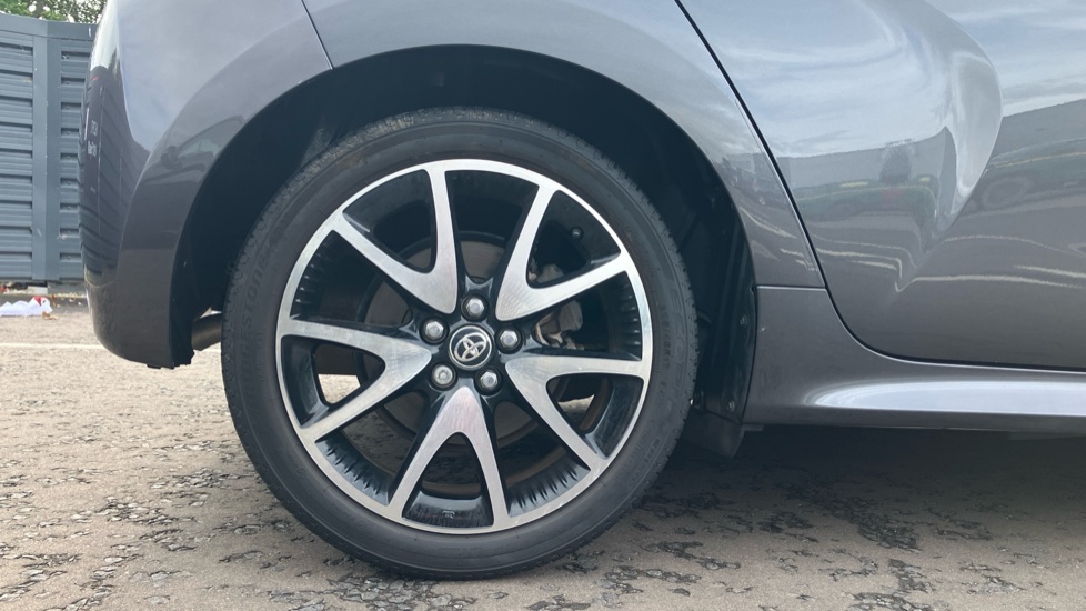 Toyota Yaris 1.5 Hybrid Dynamic 5dr CVT Hybrid Hatchback - Image 25