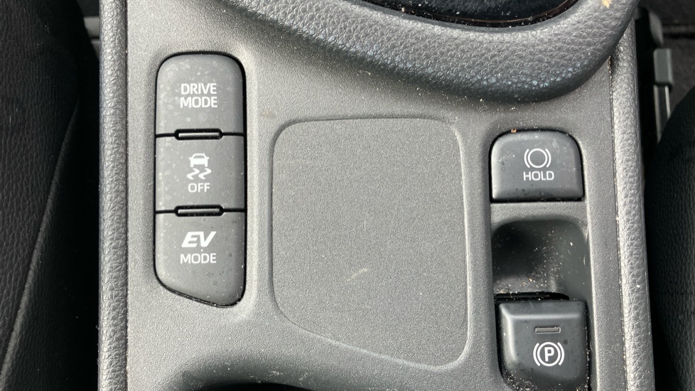 Toyota Yaris 1.5 Hybrid Dynamic 5dr CVT Hybrid Hatchback - Image 40