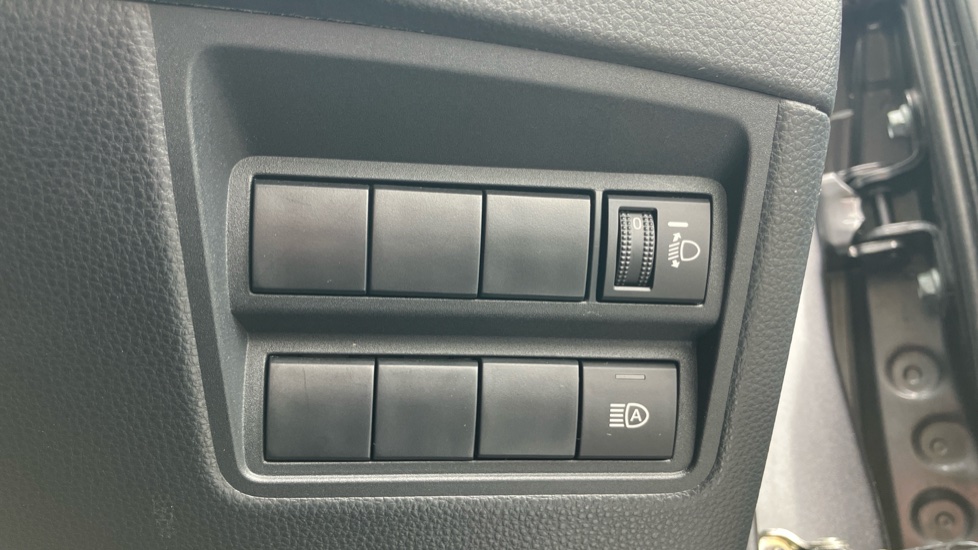 Toyota Yaris 1.5 Hybrid Dynamic 5dr CVT Hybrid Hatchback - Image 44