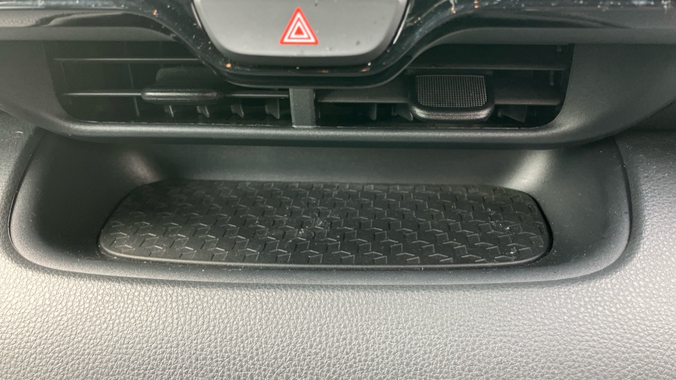 Toyota Yaris 1.5 Hybrid Dynamic 5dr CVT Hybrid Hatchback - Image 45