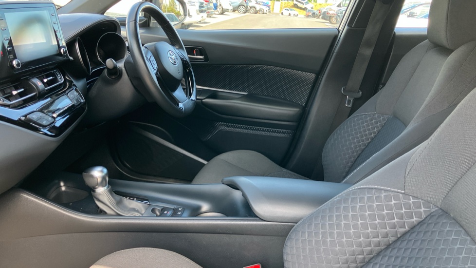 Toyota C-HR 1.8 Hybrid Icon 5dr CVT Hybrid Hatchback - Image 5