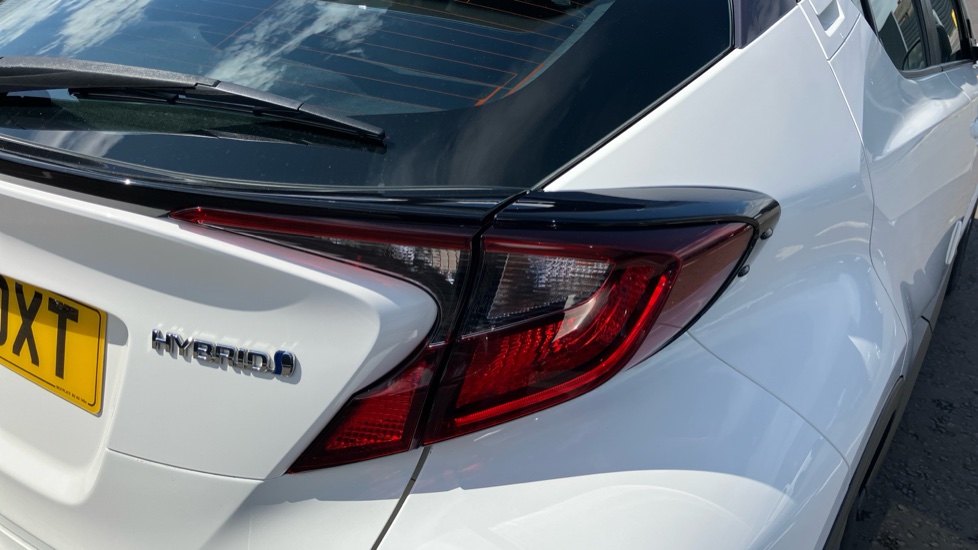 Toyota C-HR 1.8 Hybrid Icon 5dr CVT Hybrid Hatchback - Image 21