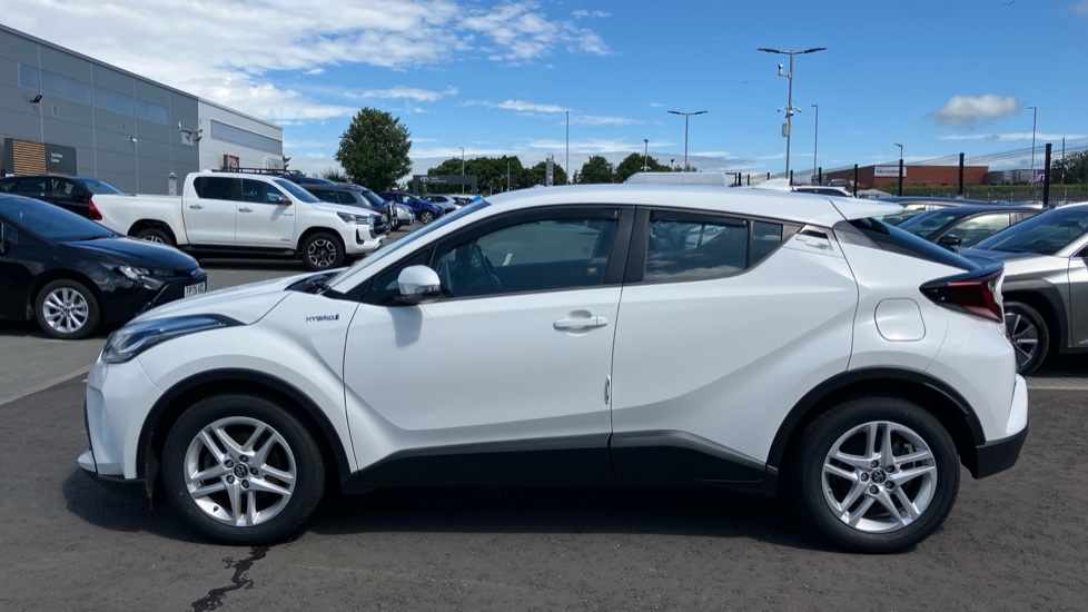 Toyota C-HR 1.8 Hybrid Icon 5dr CVT Hybrid Hatchback - Image 24