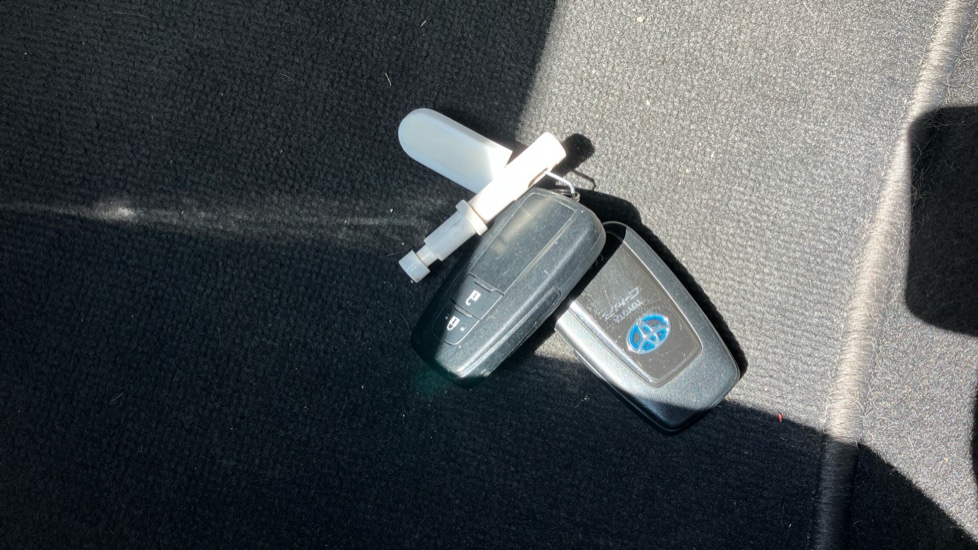 Toyota C-HR 1.8 Hybrid Icon 5dr CVT Hybrid Hatchback - Image 28