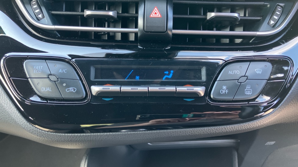Toyota C-HR 1.8 Hybrid Icon 5dr CVT Hybrid Hatchback - Image 34