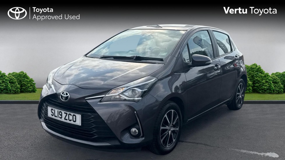 Toyota Yaris 1.5 VVT-i Icon Tech 5dr Petrol Hatchback - Image 3