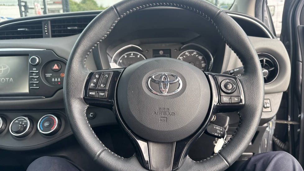 Toyota Yaris 1.5 VVT-i Icon Tech 5dr Petrol Hatchback - Image 10