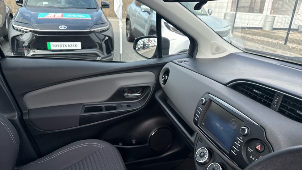 Toyota Yaris 1.5 VVT-i Icon Tech 5dr Petrol Hatchback - Image 16