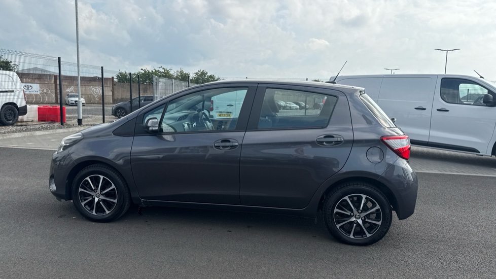 Toyota Yaris 1.5 VVT-i Icon Tech 5dr Petrol Hatchback - Image 24