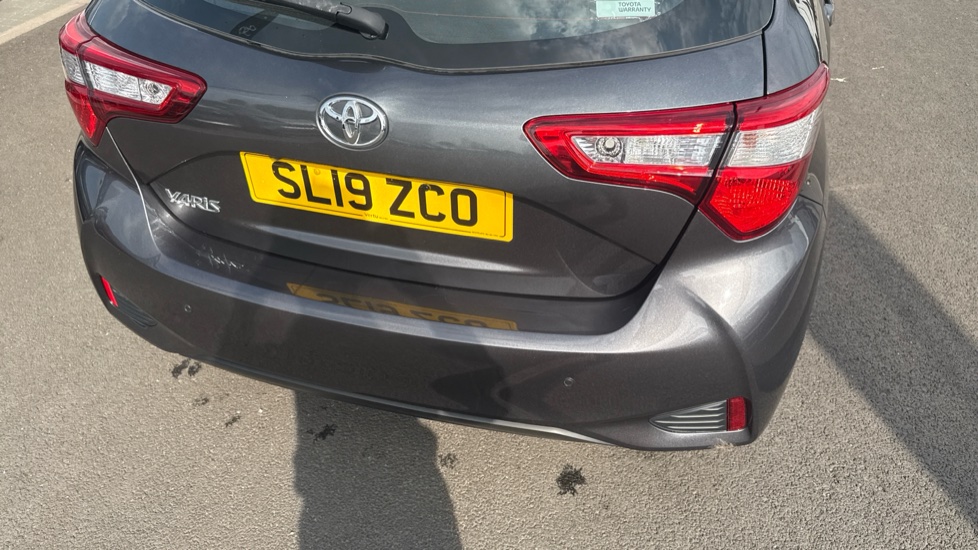 Toyota Yaris 1.5 VVT-i Icon Tech 5dr Petrol Hatchback - Image 29