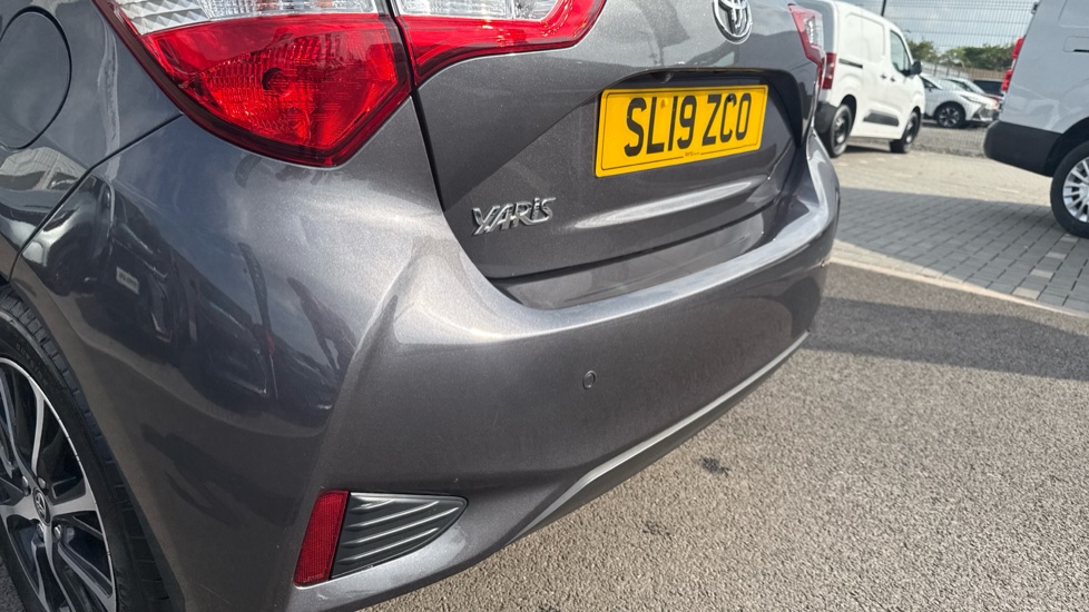 Toyota Yaris 1.5 VVT-i Icon Tech 5dr Petrol Hatchback - Image 32