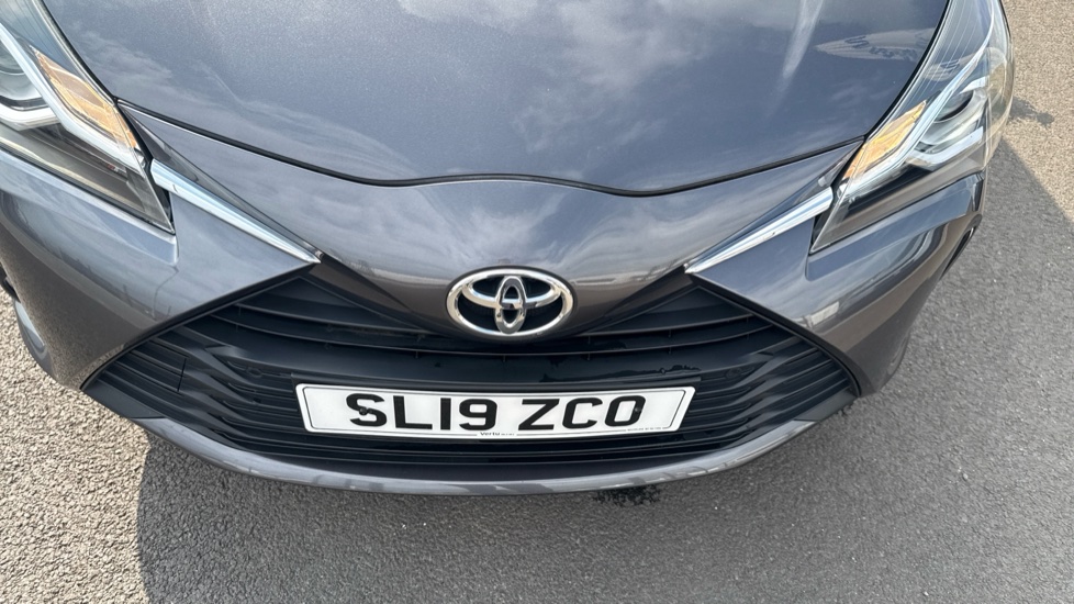 Toyota Yaris 1.5 VVT-i Icon Tech 5dr Petrol Hatchback - Image 37
